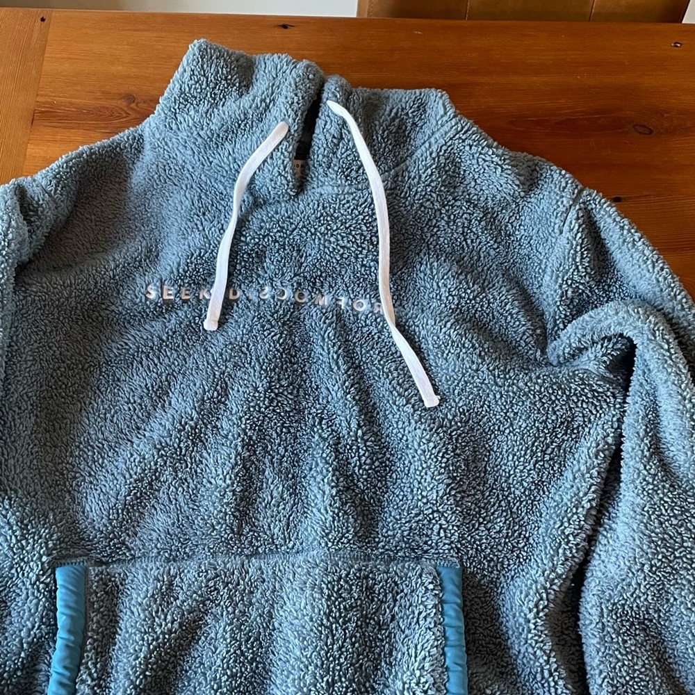 Seek Discomfort fluffy hoody Size Large